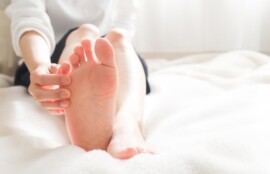 秦野市　巻き爪　足