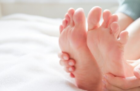 秦野市　巻き爪　足