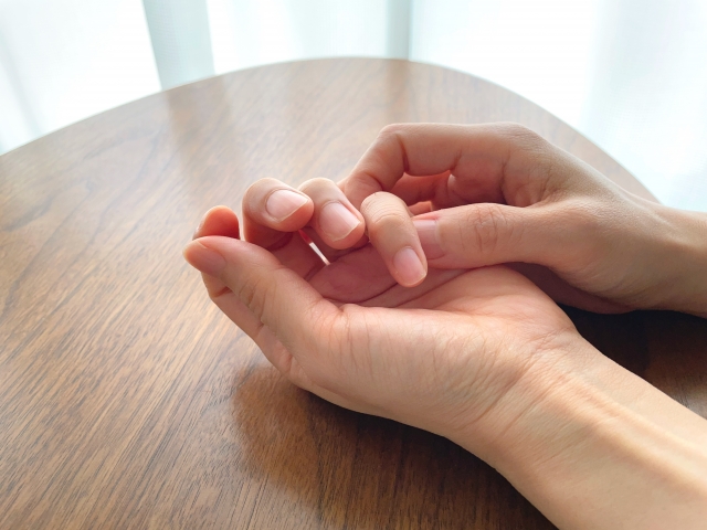 鎌倉市　巻き爪　手