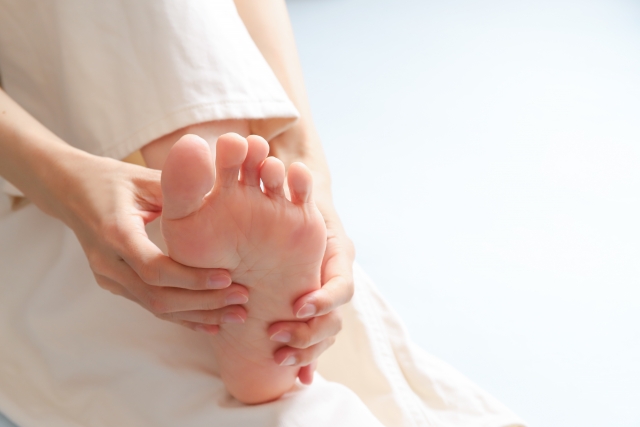 鎌倉市　巻き爪　足