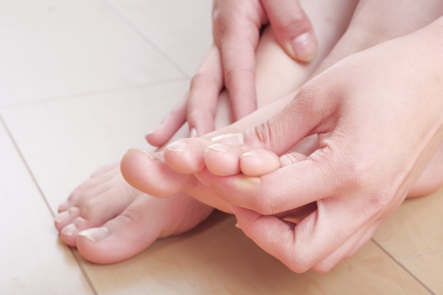 鎌倉市　巻き爪　足