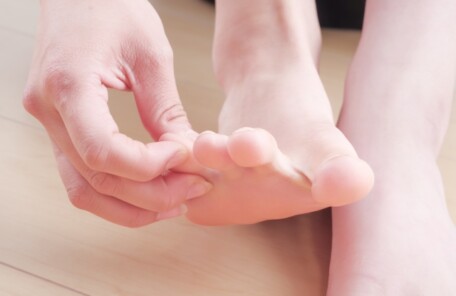 久里浜　巻き爪　足