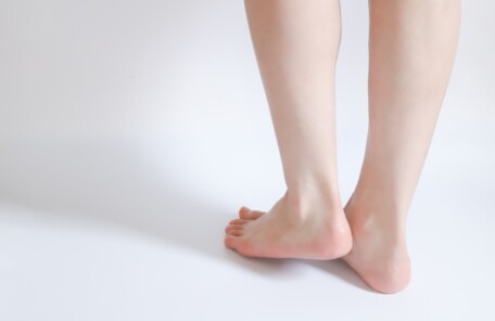 久里浜　巻き爪　足